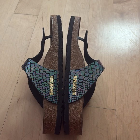 Birkenstock Gizeh Metallic Crocodile Print Sandals | Women’s Size 41 - Picture 6 of 10
